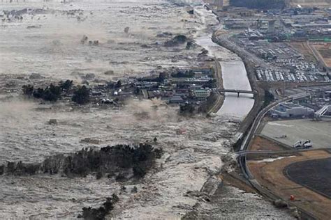 Japan earthquake: Eyewitness accounts capture Japan's tsunami after earthquake - CSMonitor.com