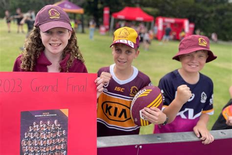 Brisbane Broncos have the 'whole city' behind them at fan day ahead of NRL grand final - ABC News