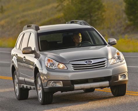 Subaru Outback Photos and Specs. Photo: Subaru Outback for sale and 25 ...