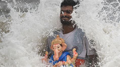 Mumbai: 31,365 idols immersed on 5th day of Ganesh festival