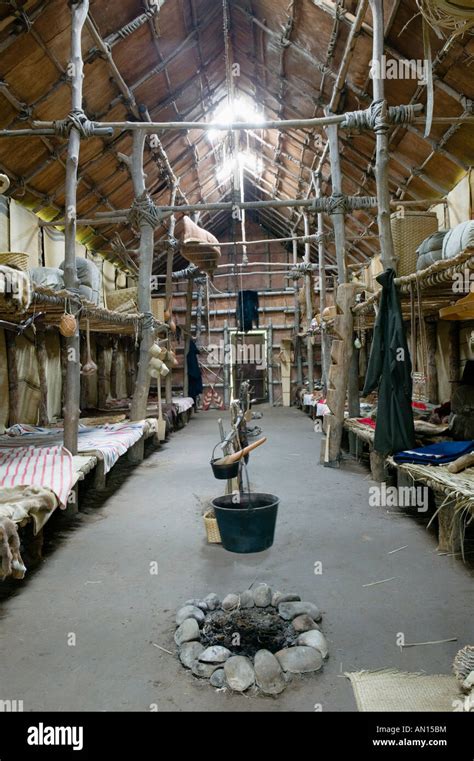 Iroquois longhouse hi-res stock photography and images - Alamy