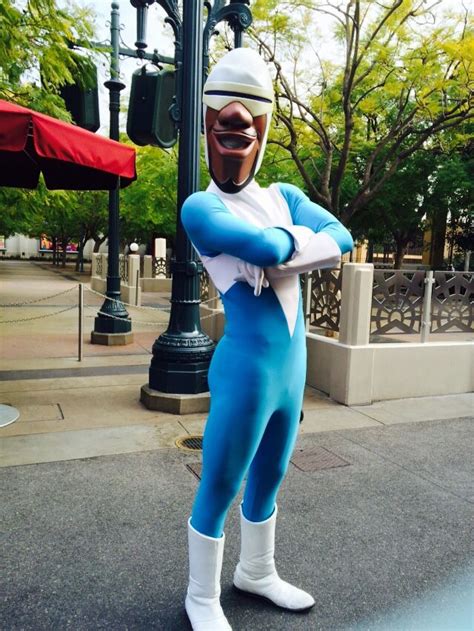 Frozone from the The Incredibles at Disneyland | Fashion, The incredibles, Cosplay