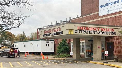 COVID-19 vaccine mandate results in few Erie-area hospital job losses