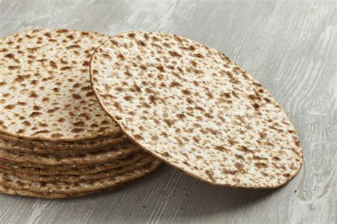 Nutritional Differences Between Leavened and Unleavened Bread | livestrong