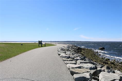 Down by the Bay at Colt State Park, Bristol, RI - Your Travel Cap