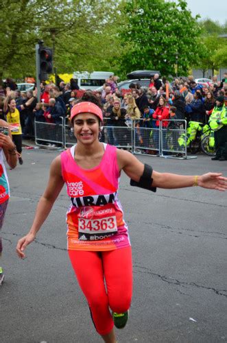 Woman (26) ran London marathon with 'period blood running down her legs'