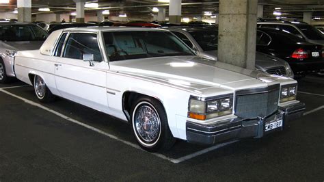 Aussie Old Parked Cars: 1983 Cadillac Coupe deVille HT 4100