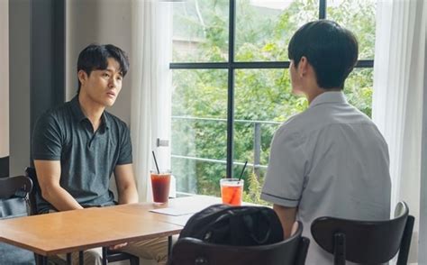 Ong Seong Wu Finally Meets His Father In "Moments Of 18" | Soompi