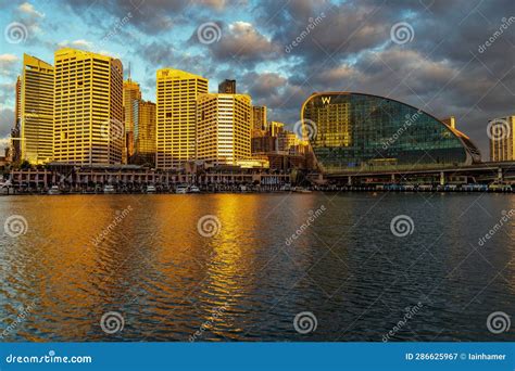 W Hotel, Darling Harbour, Sydney at Sunset Editorial Photography - Image of homage, exterior ...