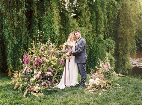 Be Swept Away by this Romantic Ultra Violet Wedding Inspiration in an Enchanting Garden - Green ...