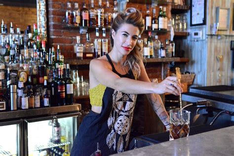 17 Female Bartenders You Need to Know - Thrillist