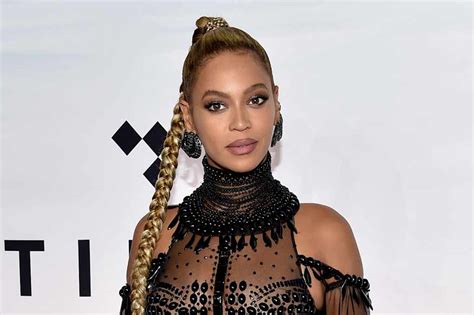 Beyonce Dedicates BET Humanitarian Award To BLM Protesters: We Have To ...