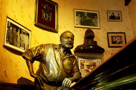 Statue of Ernest Hemingway in El Floridita bar, Havana, Cuba © Tzooka | Dreamstime