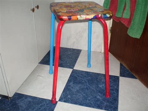 Muebles de pino con tinte para madera y goma-laca,,Revistero