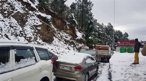 Snowfall Kanatal, Dhanaulti, Uttarakhand - Tripoto