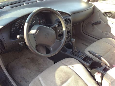 2000 Saturn S-Series - Interior Pictures - CarGurus