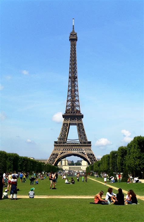 Ta'ãnga:Eiffel Tower Paris 01.JPG - Vikipetã