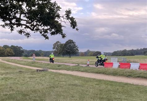 Moped riders block cyclist's path before stealing e-bike in Richmond Park | Cycling Weekly