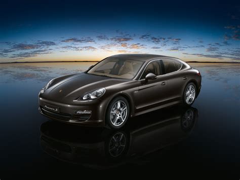 Download Vehicle Porsche Panamera Wallpaper