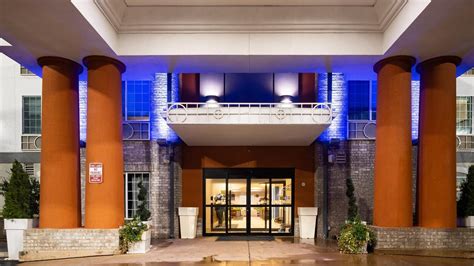 Holiday Inn Express & Suites Evanston from $94. Evanston Hotel Deals ...