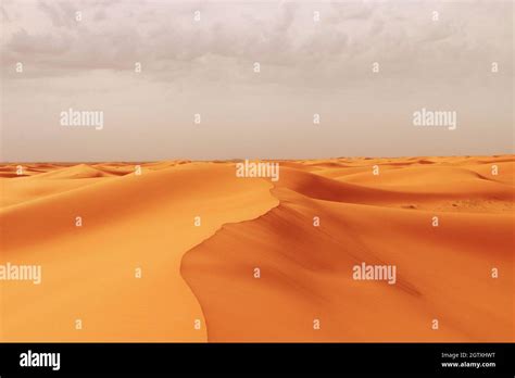 Desert . Arabia . Sand Dunes Stock Photo - Alamy