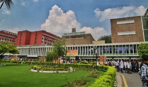 AIIMS Delhi — India’s best medical college that's home to many leaders ...