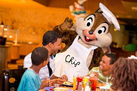 Disney Character Breakfast At Chef Mickey's Disney Contemporary Resort ...