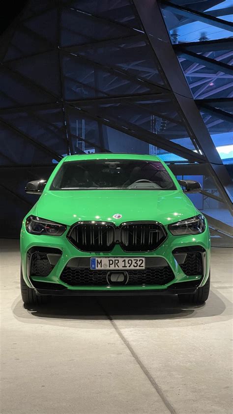 √2022 BMW X6 M shines in a beautiful Signal Green color - BMW Nerds