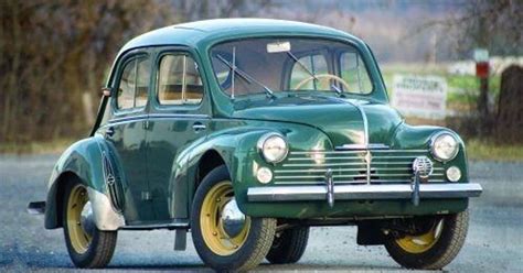 A Detailed Look Back At The Renault 4CV