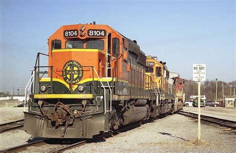 BNSF SD40-2 8104 | BNSF SD40-2 8104 along with some other BN… | Flickr