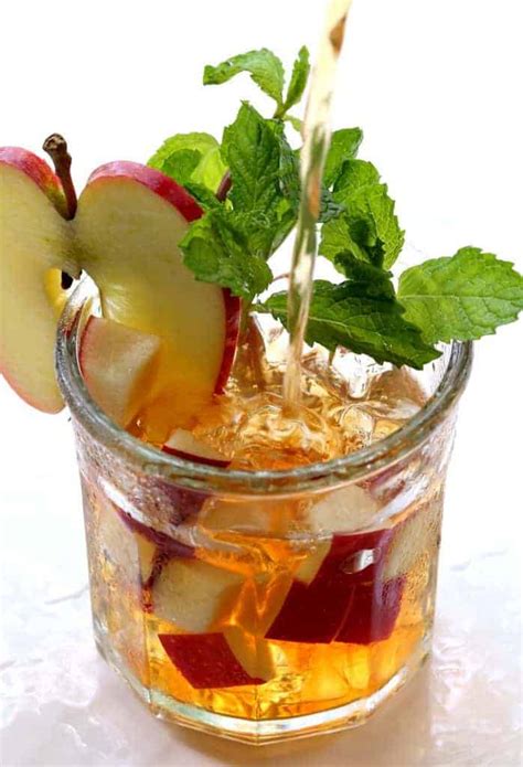 Apple Mint Whiskey Iced Tea | Easy Whiskey Iced Tea Recipe For Fall