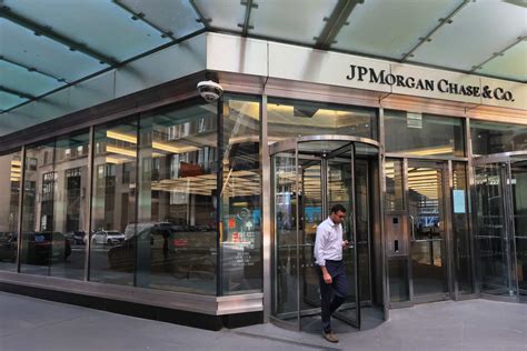 JPMorgan Chase: Stretching Out Its Lead In A Tough Bank Stock ...