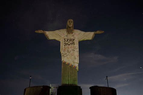 T-shirt inspired by Taylor Swift projected onto Brazil's Christ the Redeemer statue