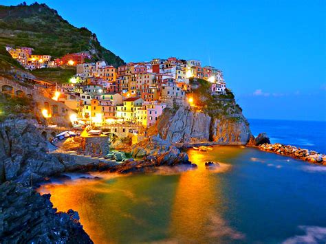 After sunset in Manarola, Cinque Terre. | Celine Willard | Flickr