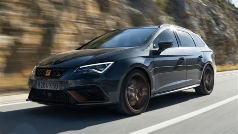 New SEAT Leon Cupra R ST 2019 review | Auto Express