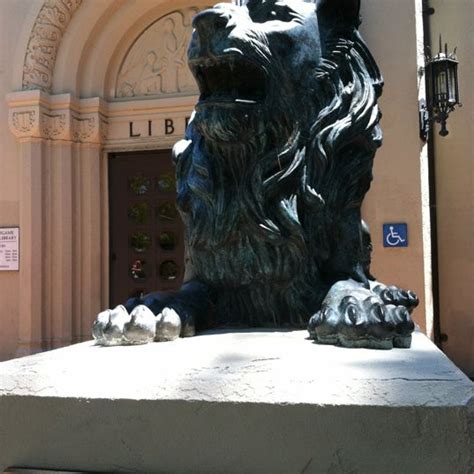 Burlingame Public Library - Library in Downtown Burlingame