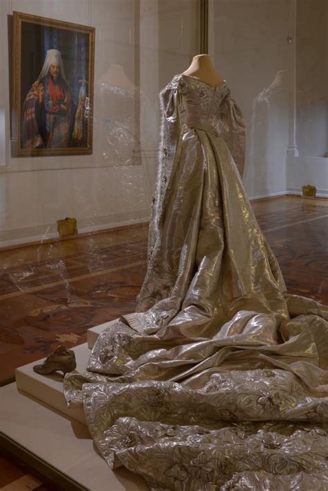 Court dress worn by Tsaritsa Alexandra (State Hermitage Museum - St. Petersburg, Leningrad ...