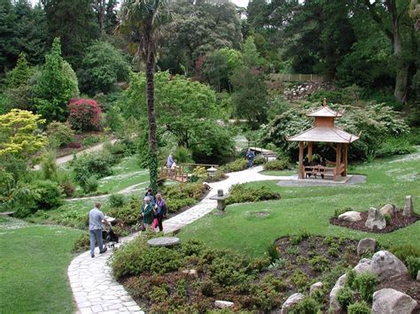 File:Powerscourt Gardens.JPG - Wikipedia
