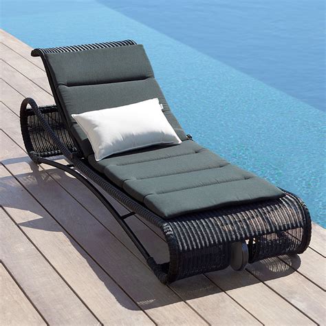 Escape All-Weather Rattan Sun Lounger | Cane-line Furniture