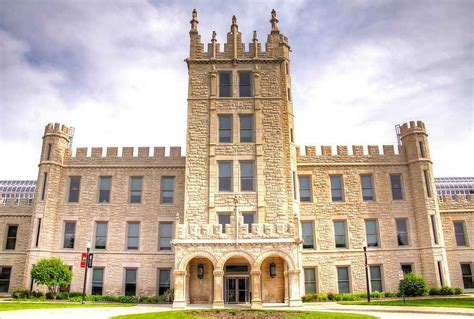 Virtual Campus Tour of Northern Illinois University by YouVisit | NIU | Northern illinois ...