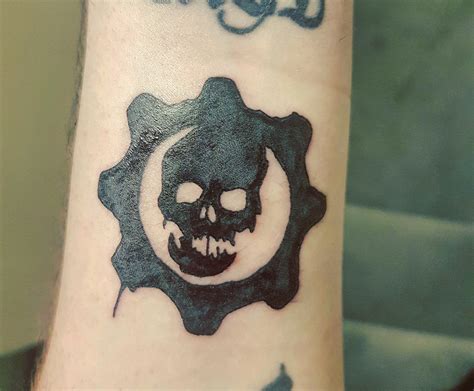 gots my wrist did.... : r/GearsOfWar