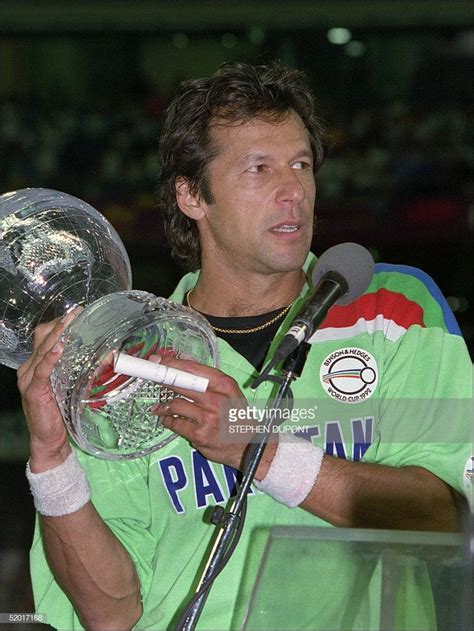 Imran Khan with the 1992 World Cup Trophy