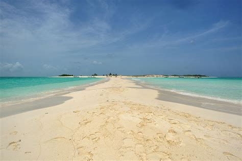 Los Roques: Venezuela’s Coral Crown in the Caribbean | LAC Geo