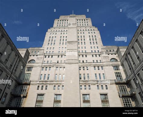 London senate house hi-res stock photography and images - Alamy