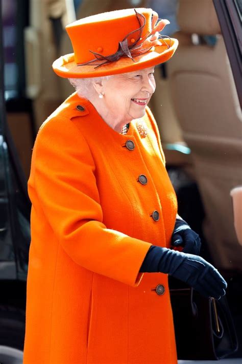 Now That She's an Instagram Influencer, Queen Elizabeth II Wore Pantone ...