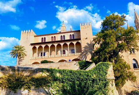 Royal Palace of La Almudaina | Mallorca Guide, Tourist Attractions, Map