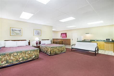 Days Inn by Wyndham Bristol Parkway | Bristol, TN Hotels