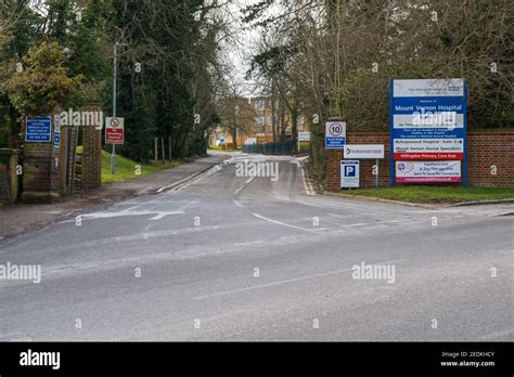 Gate 1 entrance to Mount Vernon Hospital, Northwood, Middlesex, Greater London, England, UK ...