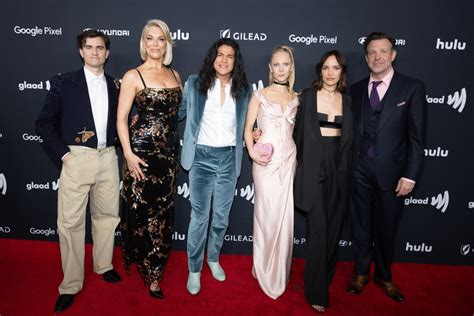 'Ted Lasso' cast reunites at GLAAD Media Awards, wins outstanding ...