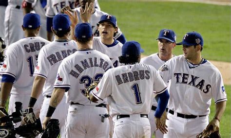 Texas Rangers Draw Closer in World Series - The New York Times